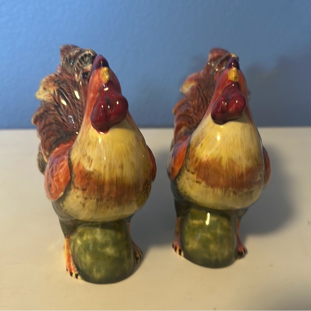 CIC Rooster Salt and pepper shakers